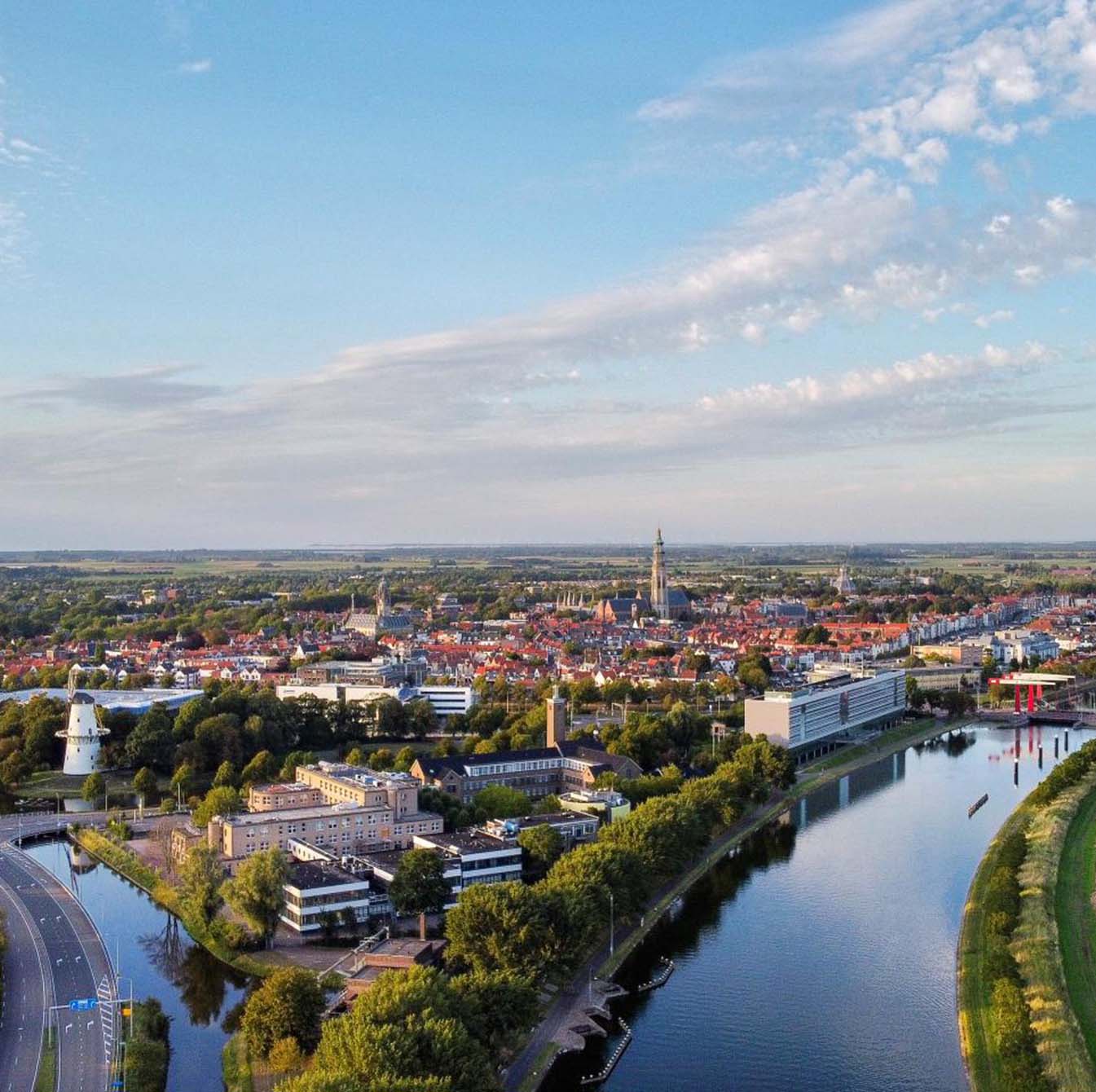 Wandelen door het Hart van Midelburg: Een Ontdekkingsreis door de Stad