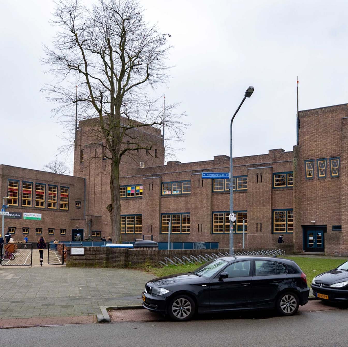 Verkenning per Huurauto: Een Gids voor het Huren en Toeren door het Platteland rondom Hilversum, Nederland, Vrij en Ongestoord Bezienswaardigheden Bekijken