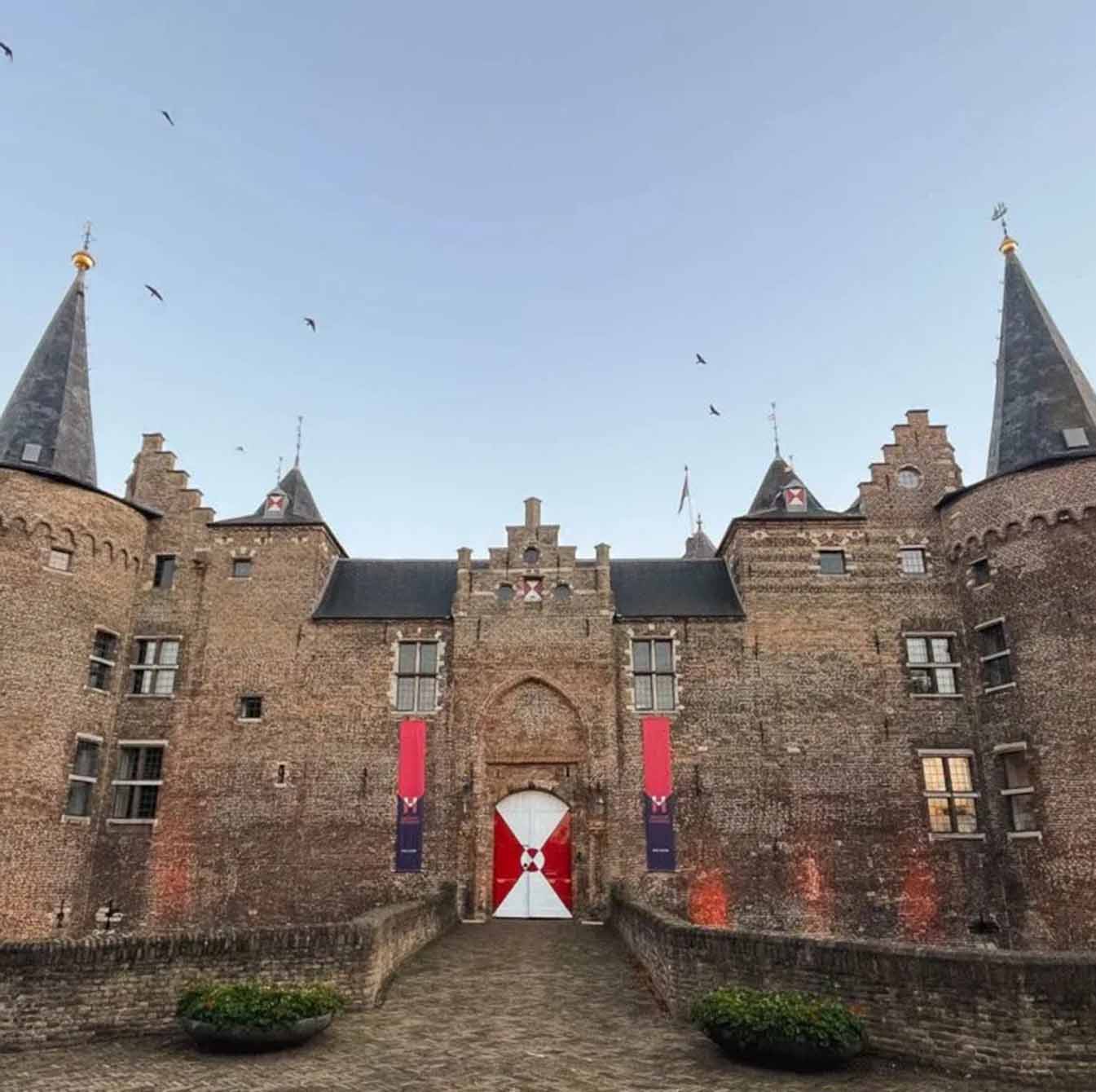 Ontdek de charme van Helmond: De perfecte dagtriproute en must-visit plekken